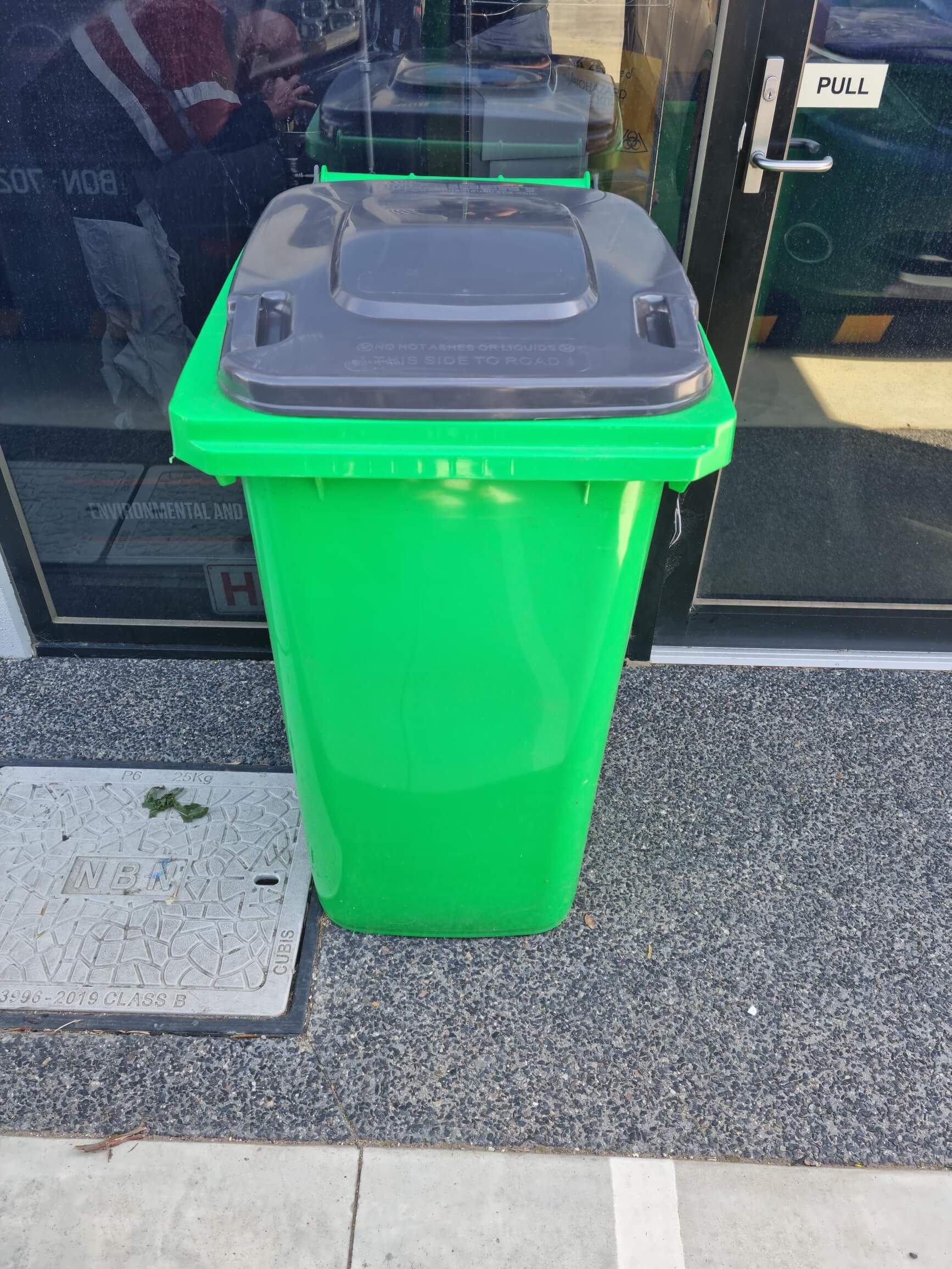 240l-lime-green-wheelie-bin-grey-lid-spilltek